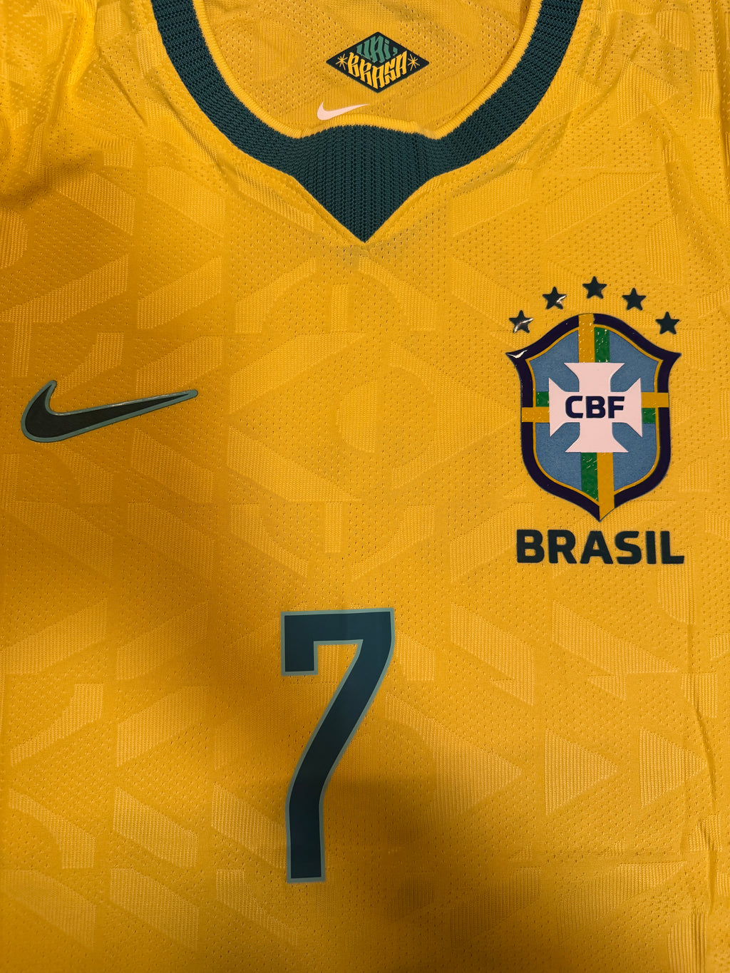 Brazil's home football jersey for the 2026 World Cup（Comes with a team's popular star printing service）