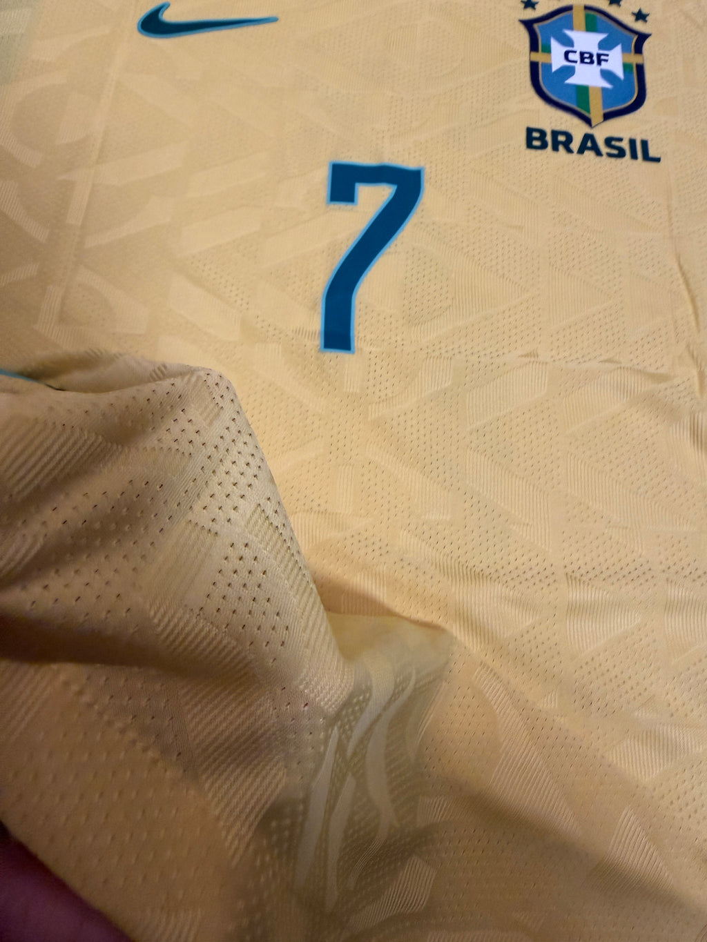 Brazil's home football jersey for the 2026 World Cup（Comes with a team's popular star printing service）