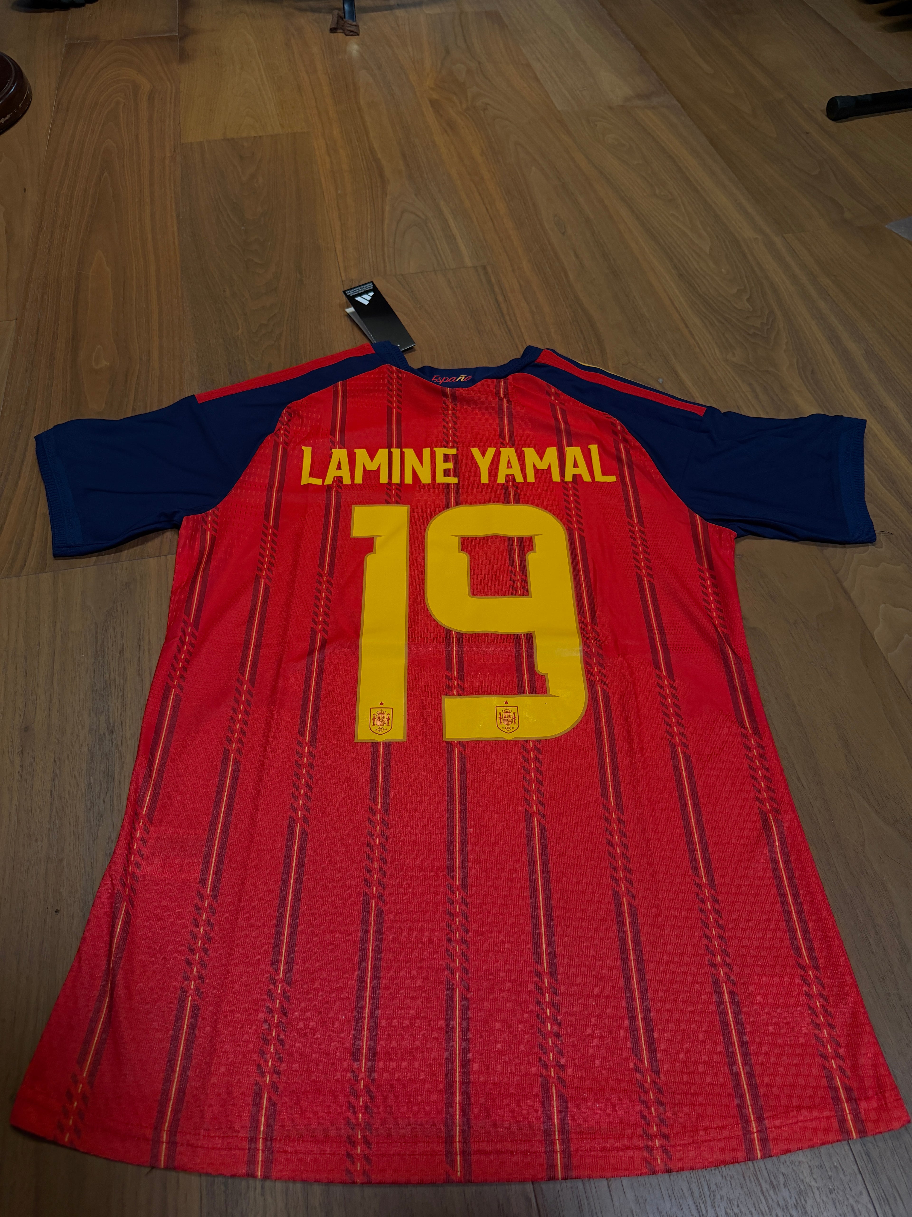 Spain's home football jersey for the 2026 World Cup（Comes with a team's popular star printing service）