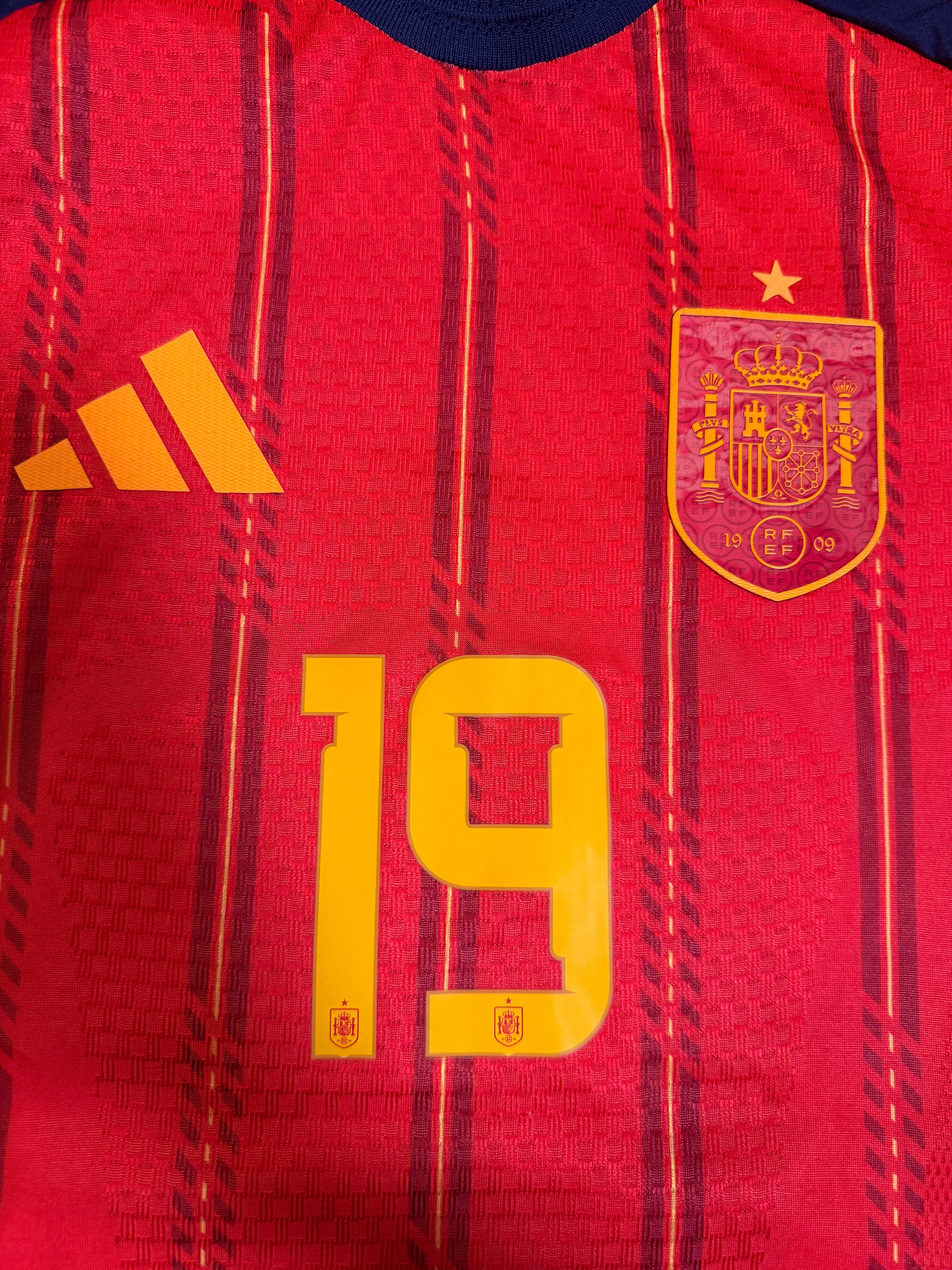Spain's home football jersey for the 2026 World Cup（Comes with a team's popular star printing service）