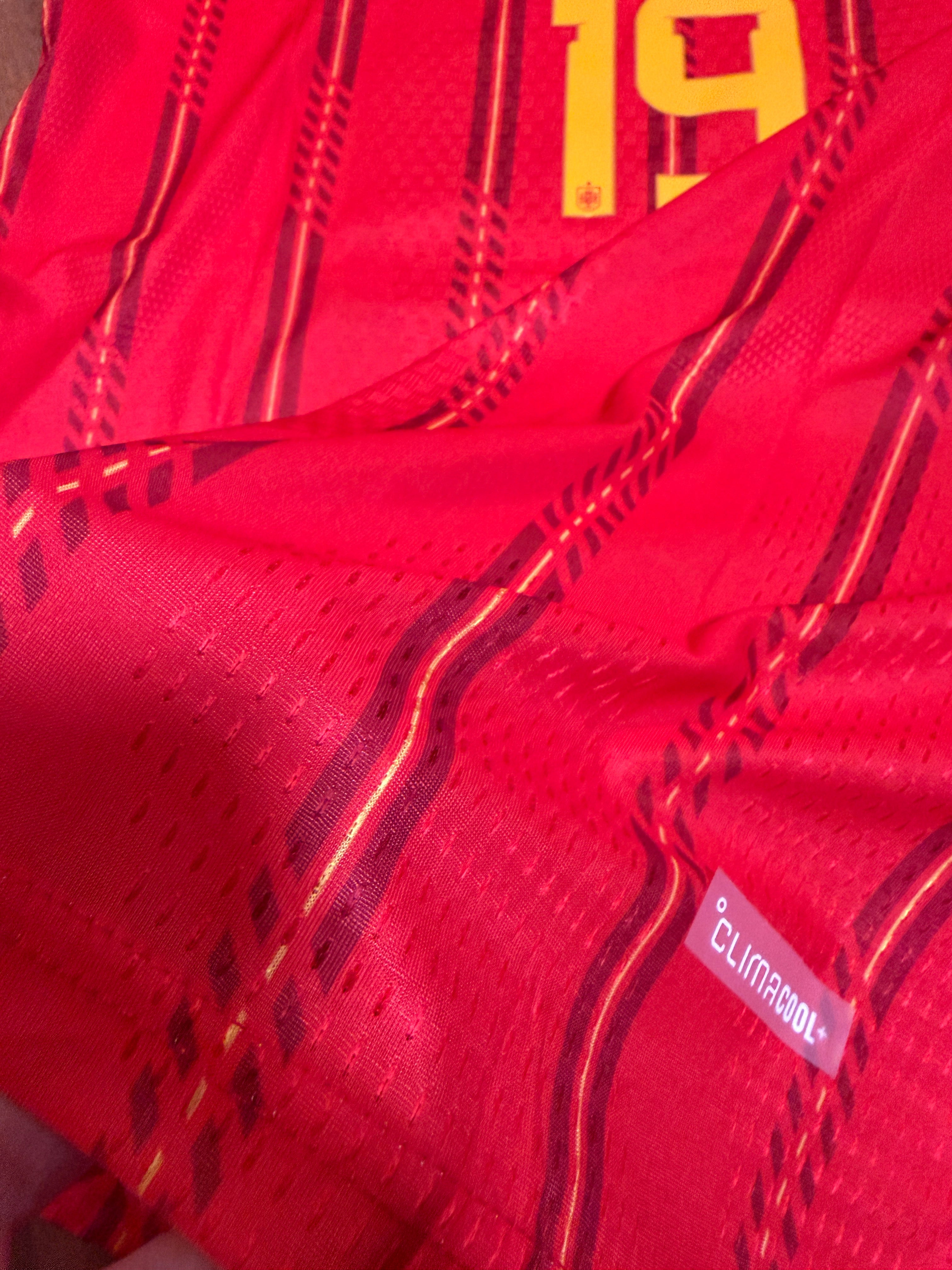 Spain's home football jersey for the 2026 World Cup（Comes with a team's popular star printing service）